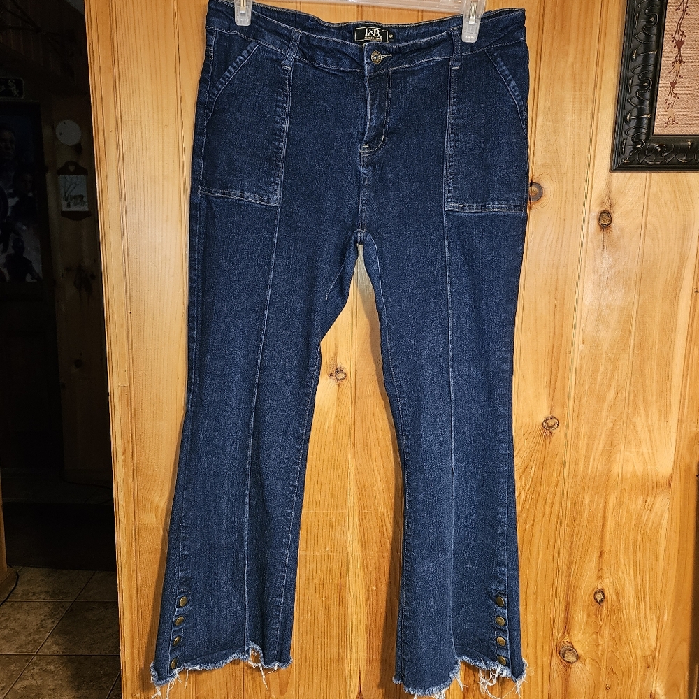 L&B Lucky & Blessed Size 16